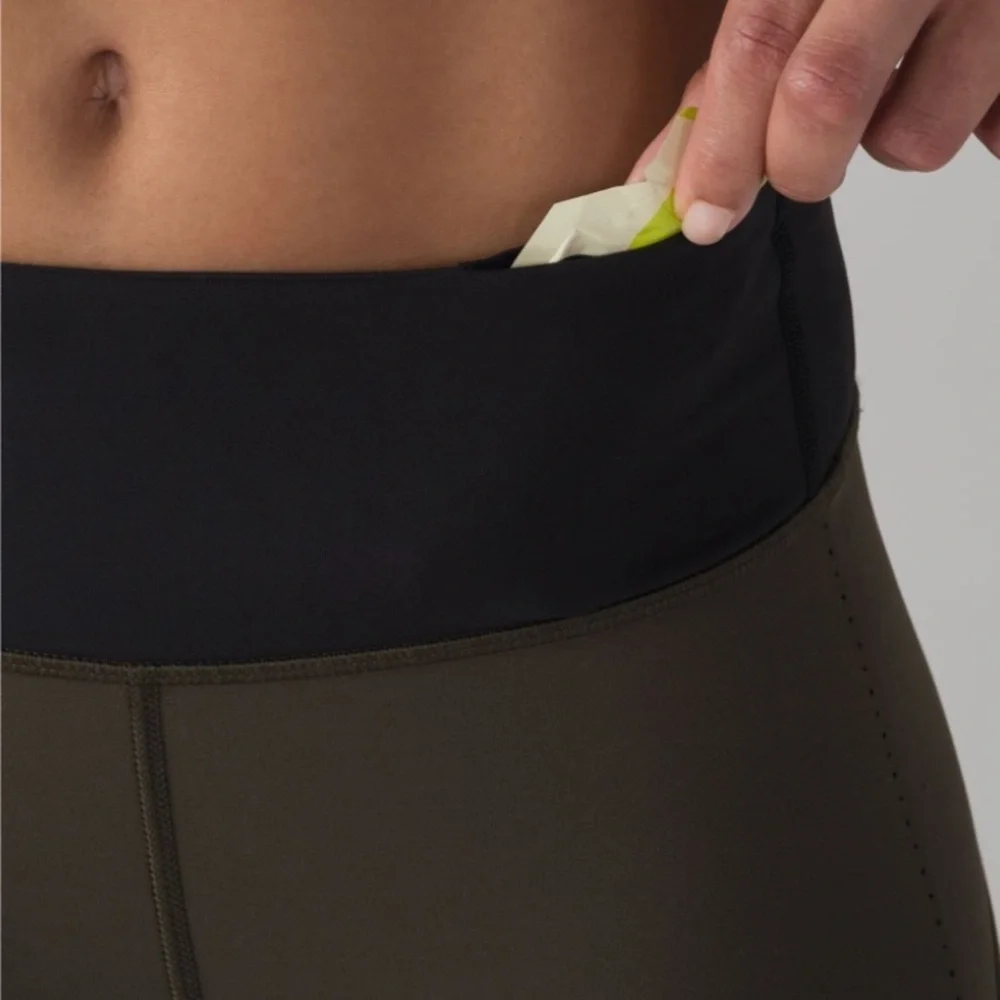 Lululemon Green and Black Smooth Stride Crop